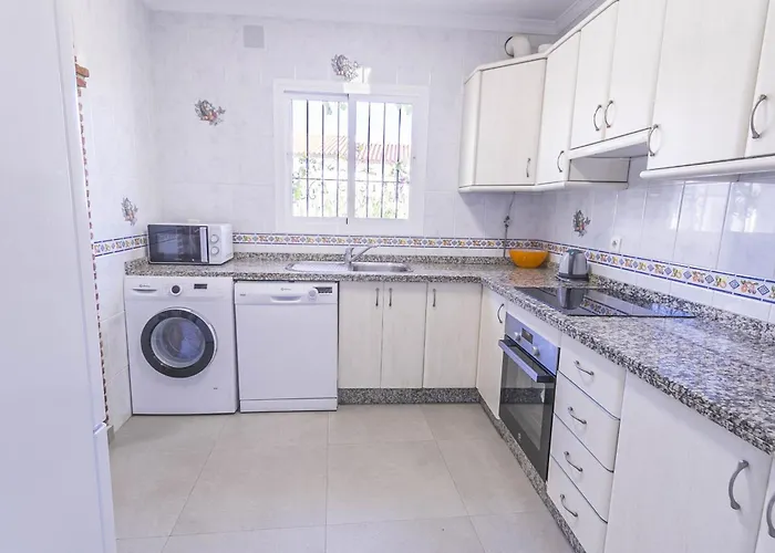 Holiday home Canovas - Casa Bajamar 36 Con Piscina Nerja